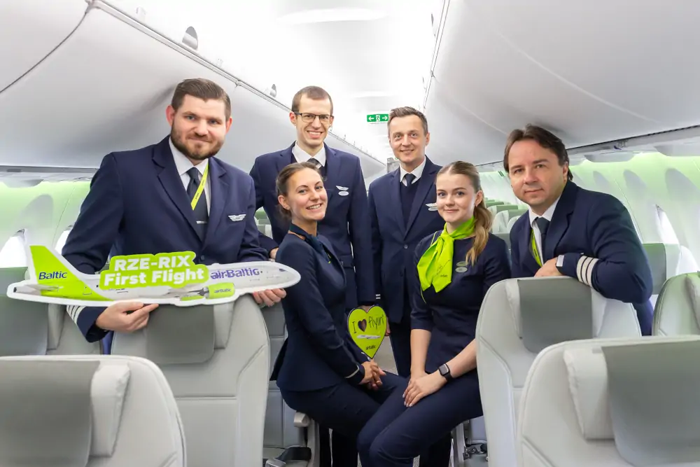 Załoga samolotu Air Baltic - Foto: mater. pras. Port Lotniczy Rzeszów Jasionka