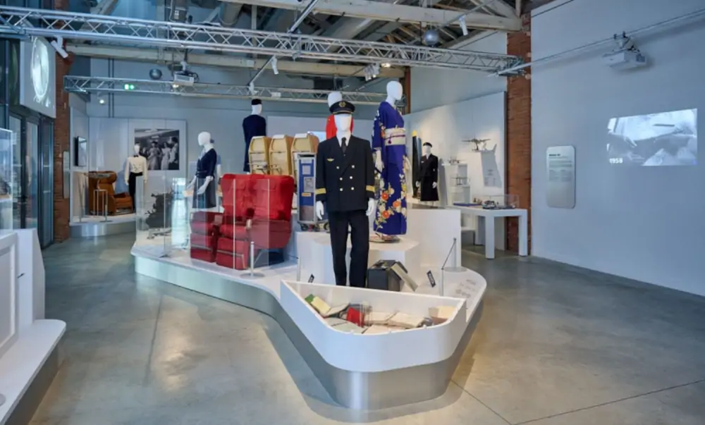 Wystawa pod hasłem „Historia elegancji” została otwarta kilka dni temu w L’Envol des Pionniers, muzeum francuskiego lotnictwa w Tuluzie