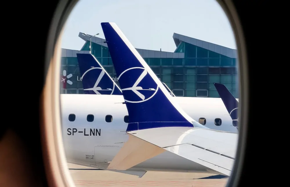 Zdjęcie ilustracyjne - Winglet na skrzydle samolotu PLL LOT
