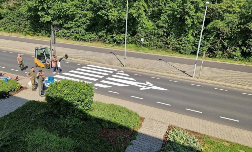 Pasy dla pieszych w kształcie Eurofightera