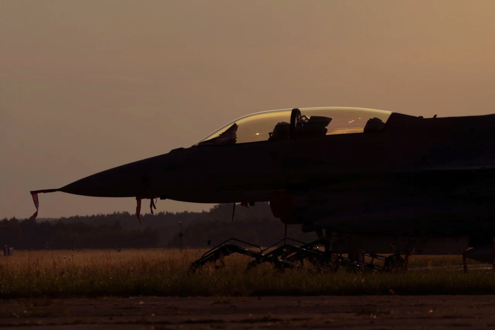F-16