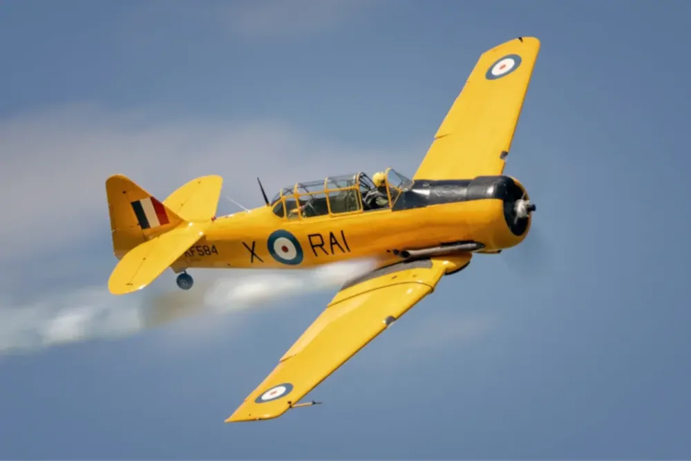 T-6 Harvard 4M z floty Fundacji Latające Muzeum