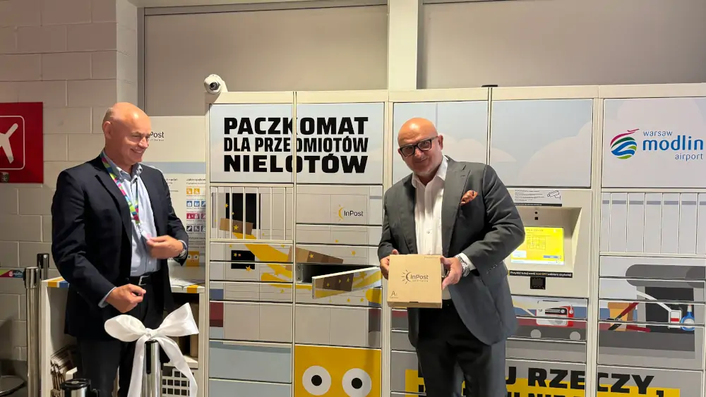 Nowy paczkomat na lotnisku w Modlinie