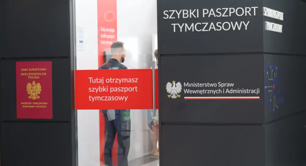 Na gdańskim lotnisku uruchomiono punkt wyrabiania paszportów tymczasowych