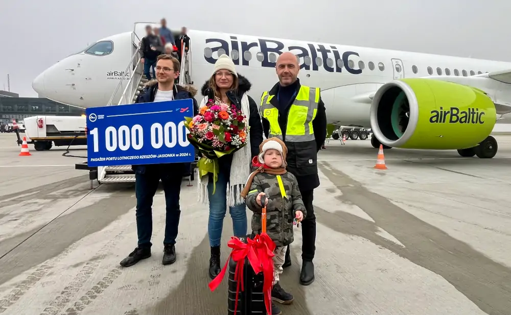 Milionowy pasażer lotniska Rzeszów-Jasionka - Foto: Waldemar Mazgaj / PLRzJ