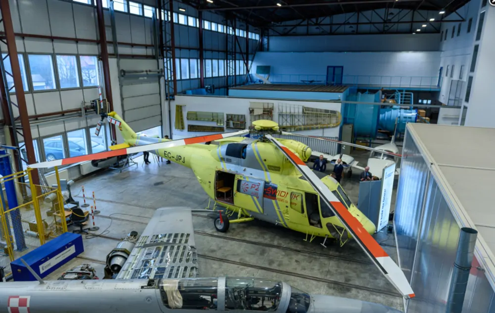 PZL Świdnik przekazał śmigłowiec W-3 Sokół Politechnice Rzeszowskiej