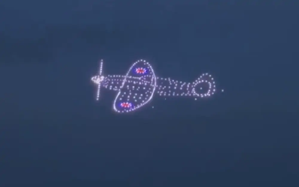 Spitfire utworzony z dronów podczas 80 rocznicy lądowania Aliantów w Normandii